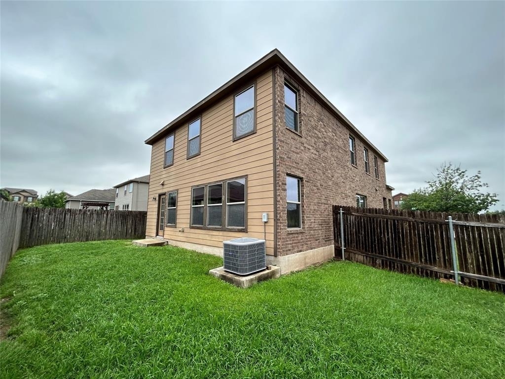 9001 Bird Brook Ln - Photo 5