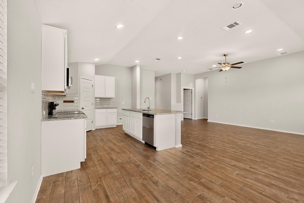3704 Allegiance Ave - Photo 8