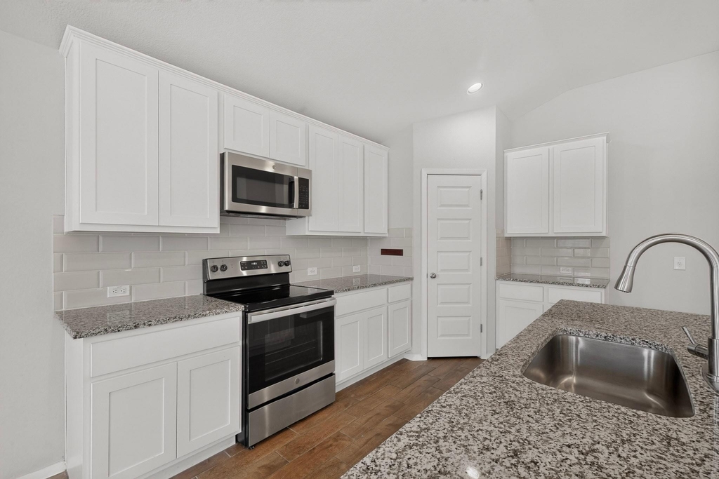 3704 Allegiance Ave - Photo 10
