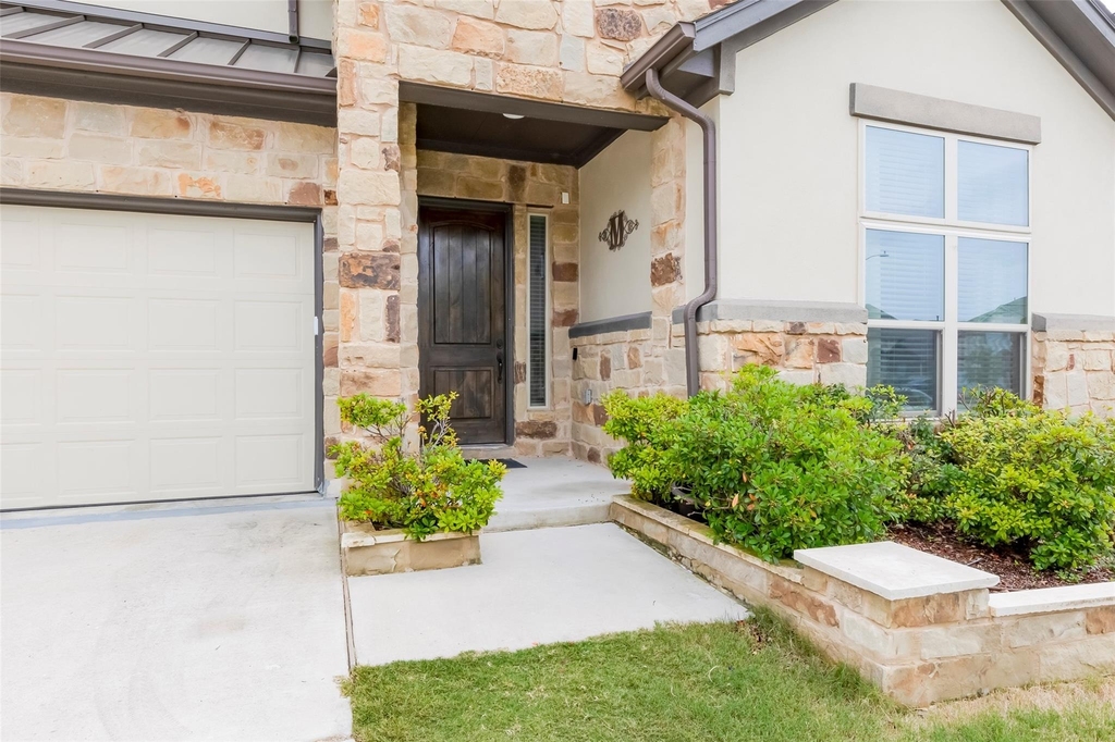 1012 Clearwell St - Photo 3