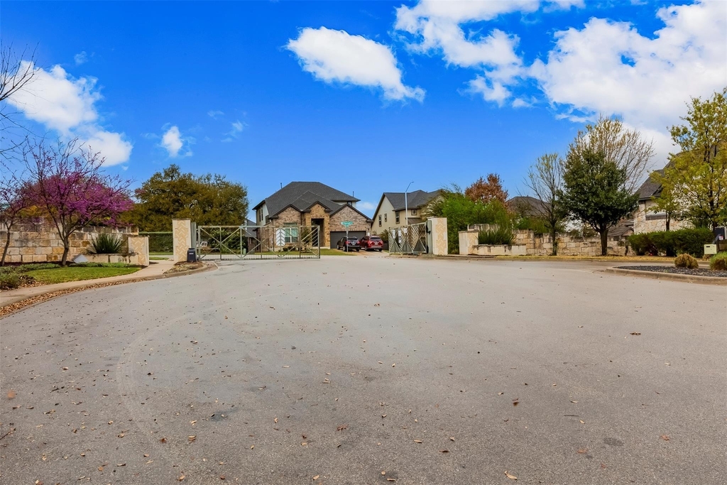 1012 Clearwell St - Photo 37
