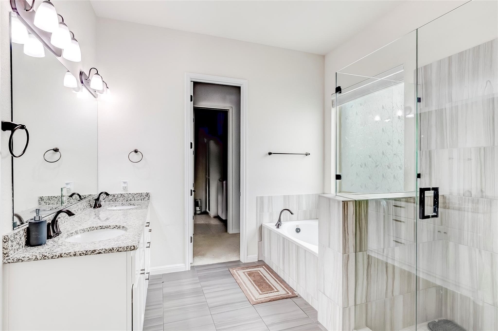 1012 Clearwell St - Photo 21
