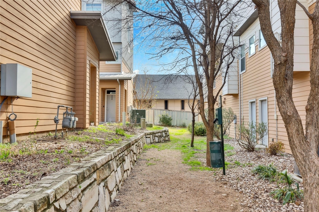 2606 Wilson St - Photo 17