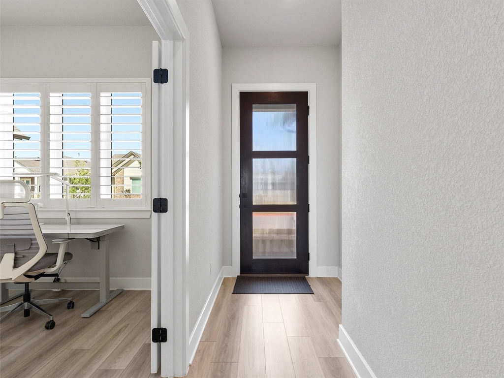 107 Breda Ave - Photo 4