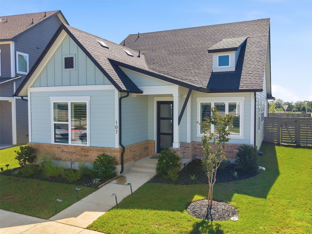 107 Breda Ave - Photo 1