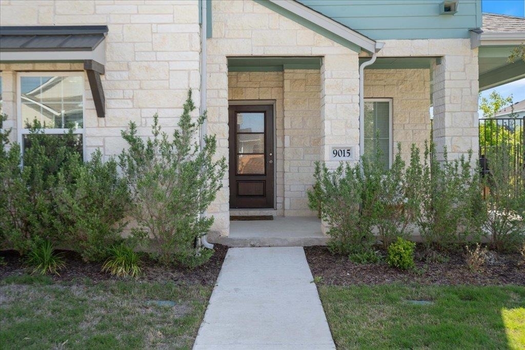 9015 Lookse Ln - Photo 8