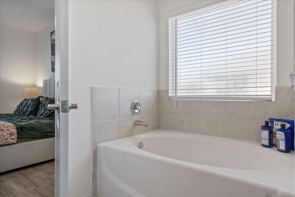 9015 Lookse Ln - Photo 15