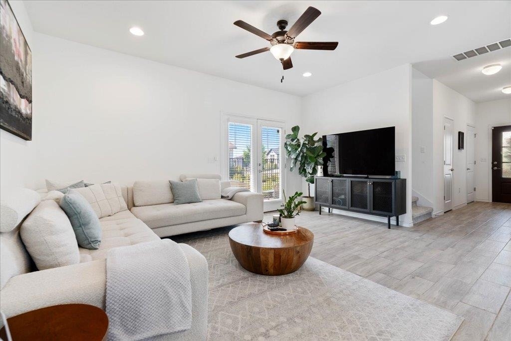 9015 Lookse Ln - Photo 1