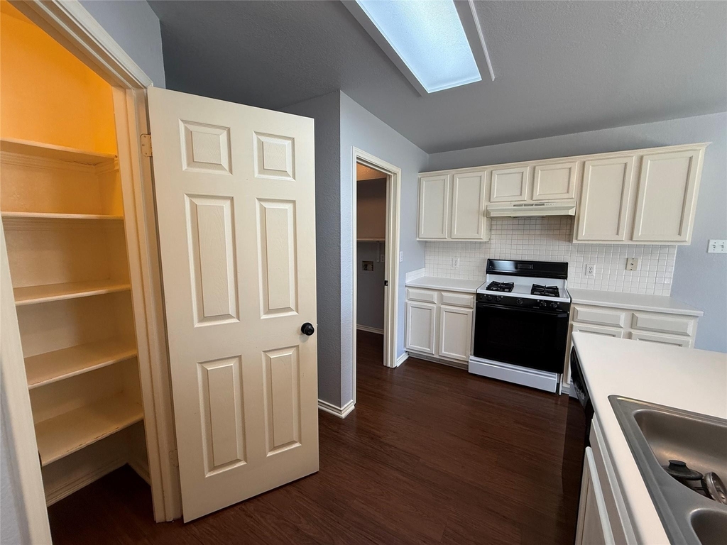 14704 Noya Dr - Photo 7