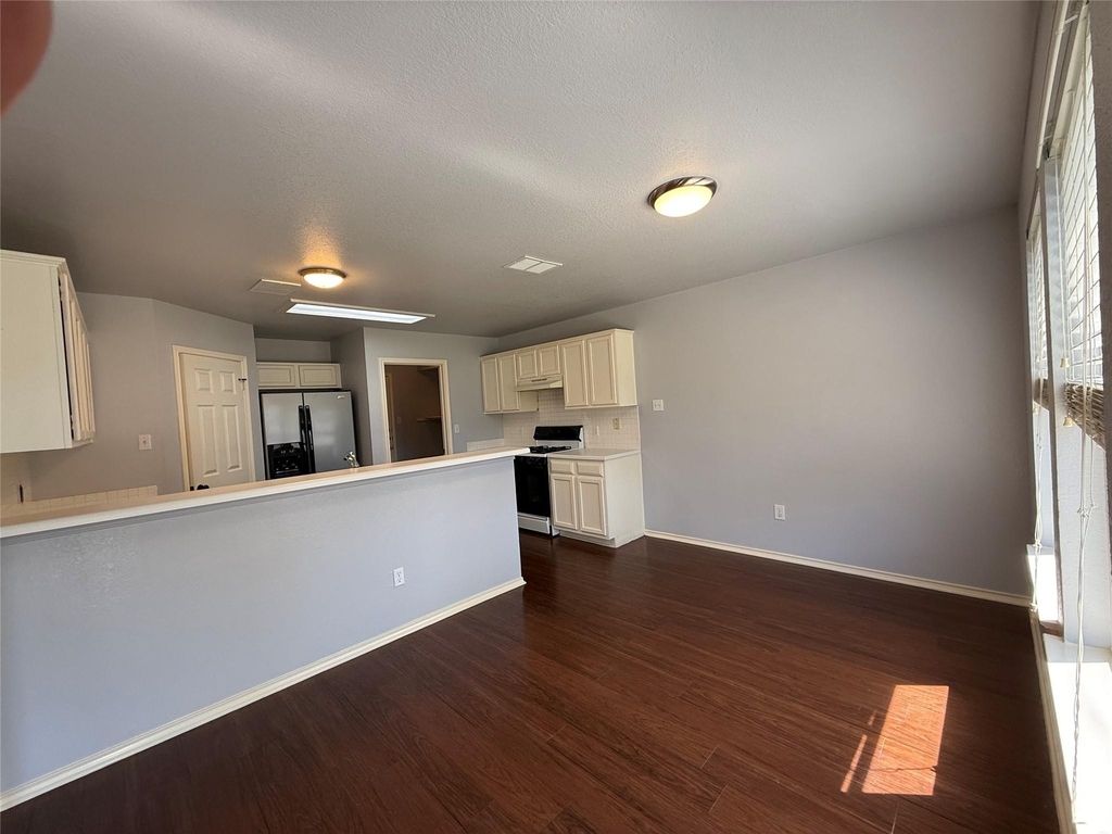 14704 Noya Dr - Photo 3