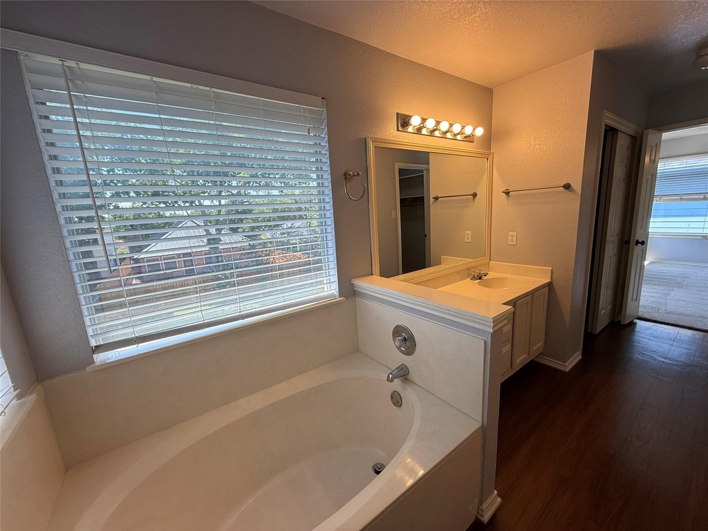14704 Noya Dr - Photo 11