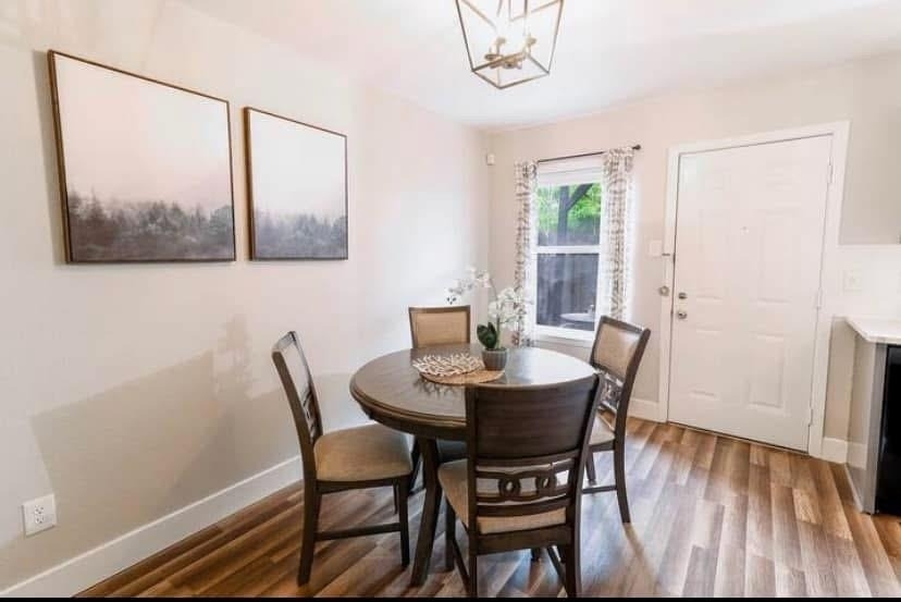 200 Laurel Dr - Photo 2