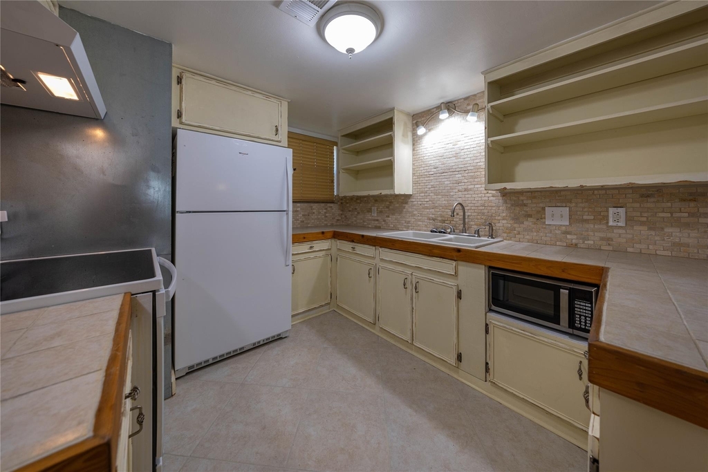 22 Stonehouse Cir - Photo 8
