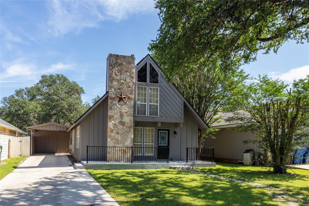 22 Stonehouse Cir - Photo 1