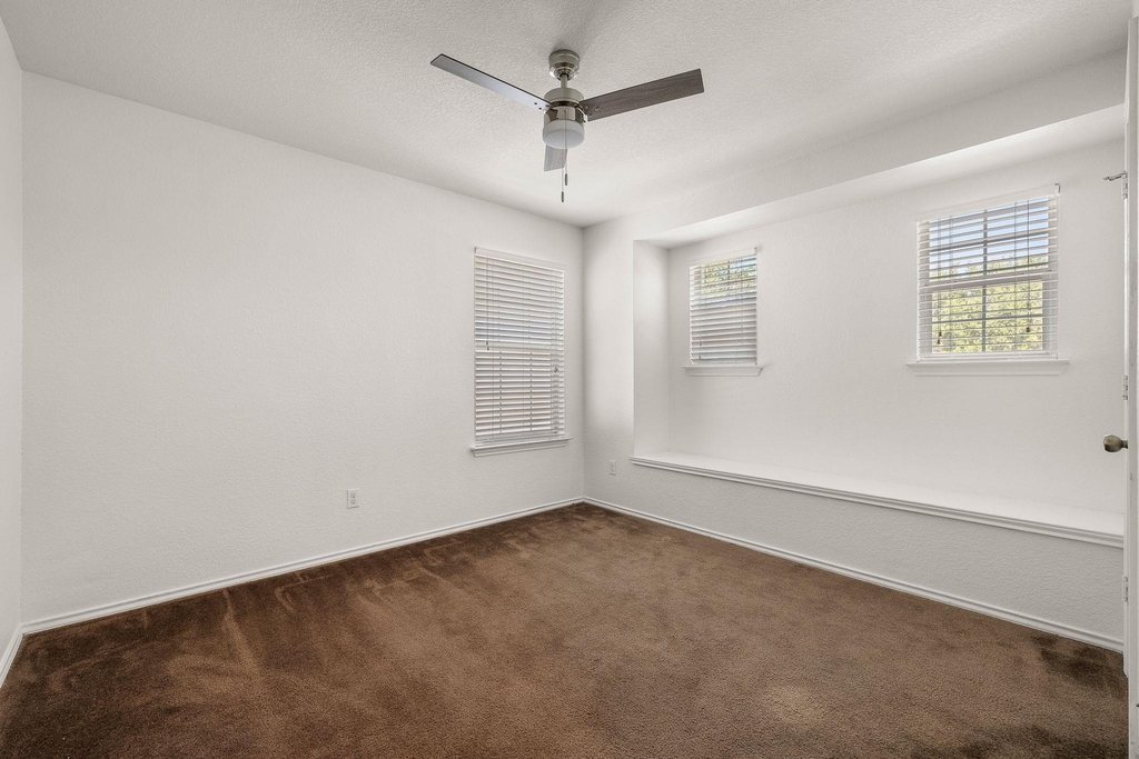 5525 Victory Gallop Dr - Photo 16