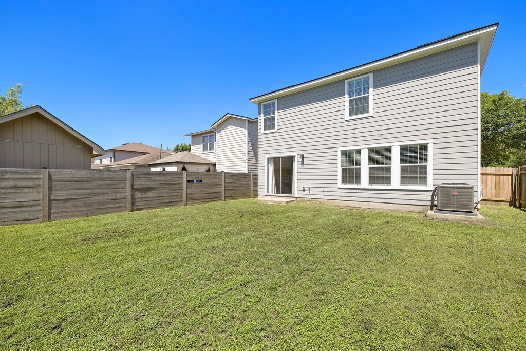 5525 Victory Gallop Dr - Photo 21