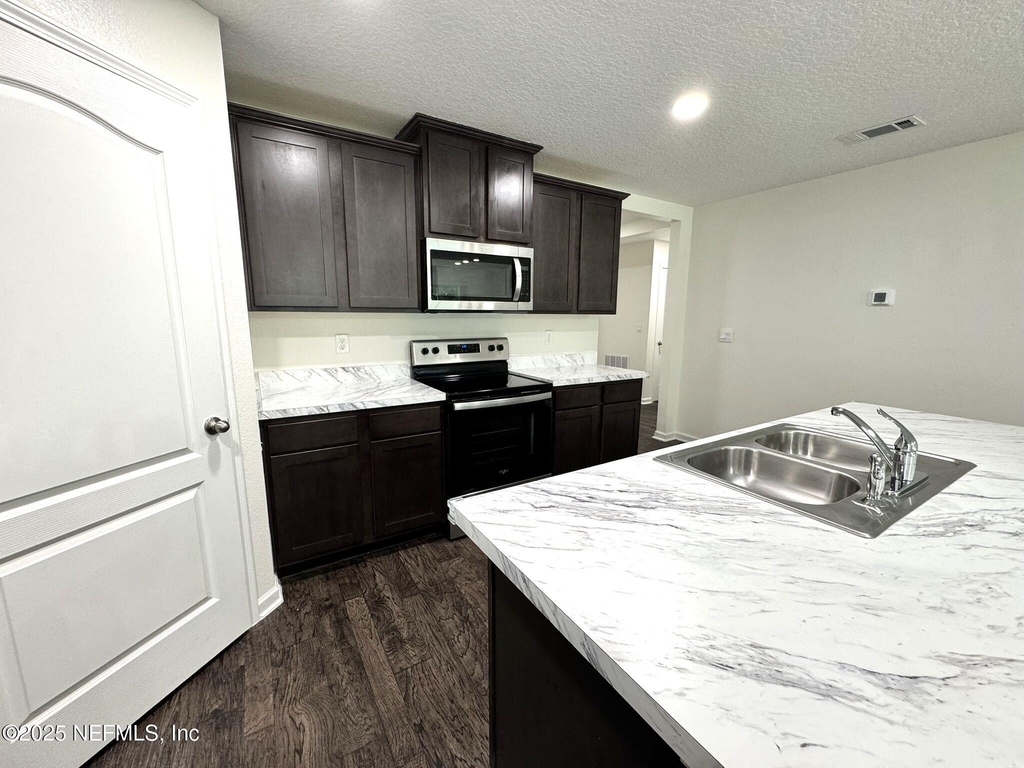 3268 Lawton Place - Photo 3