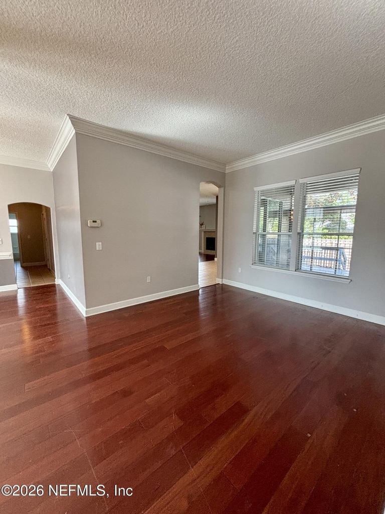 11827 Crusselle Drive - Photo 4
