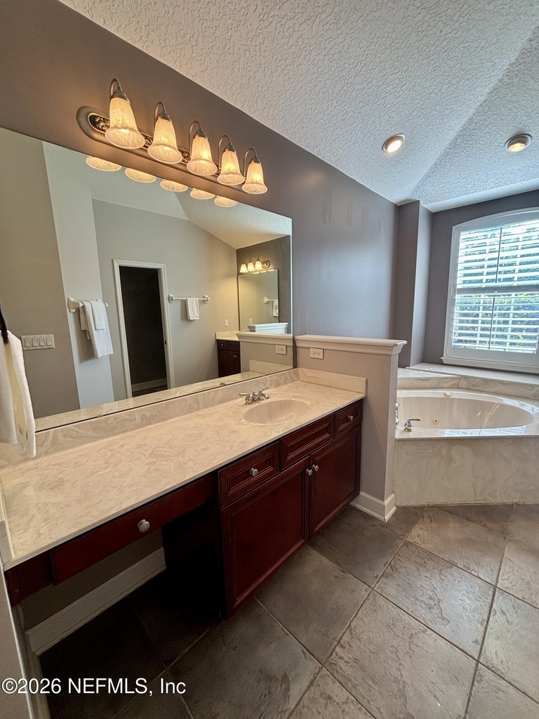 11827 Crusselle Drive - Photo 27