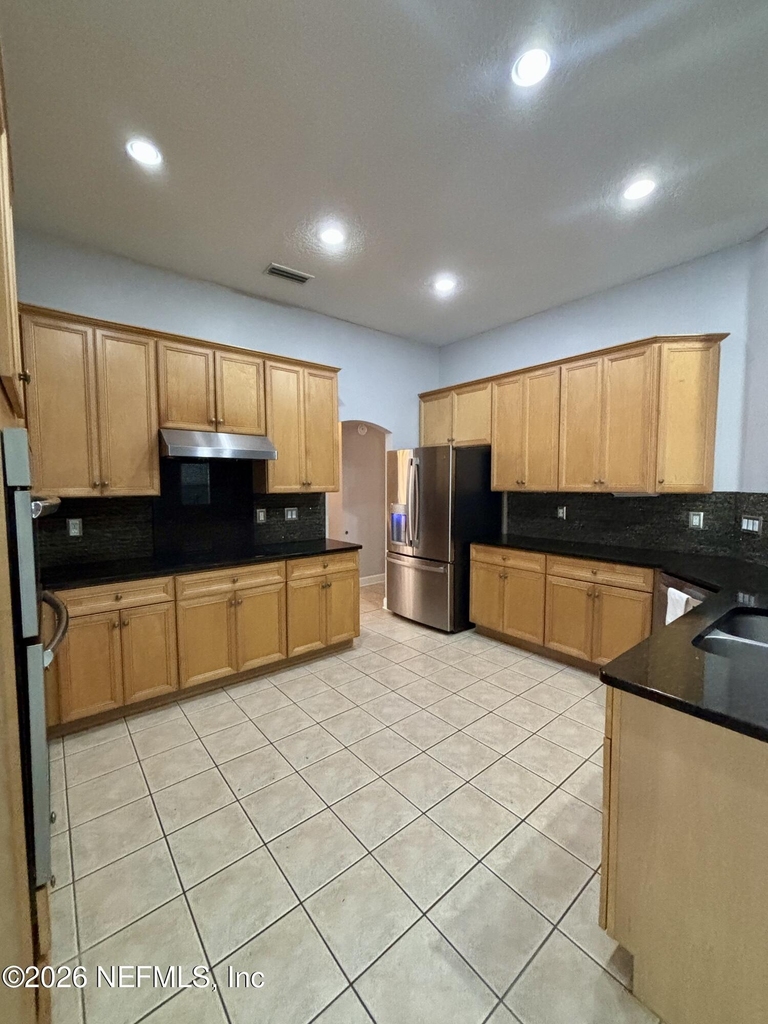 11827 Crusselle Drive - Photo 8