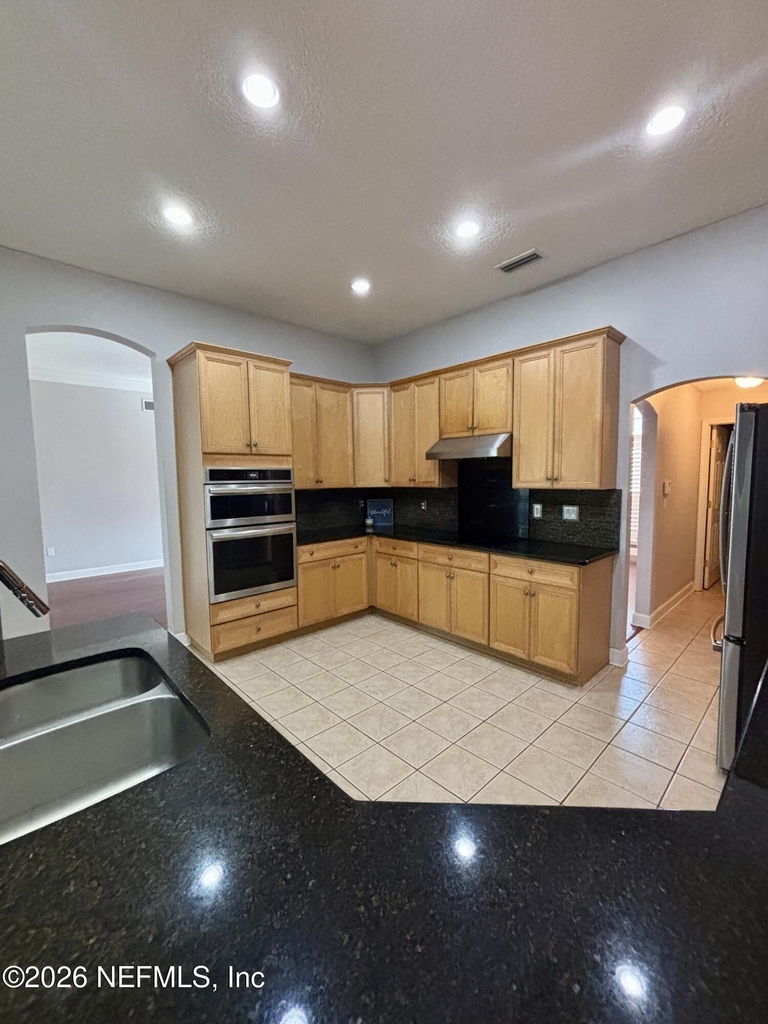 11827 Crusselle Drive - Photo 11