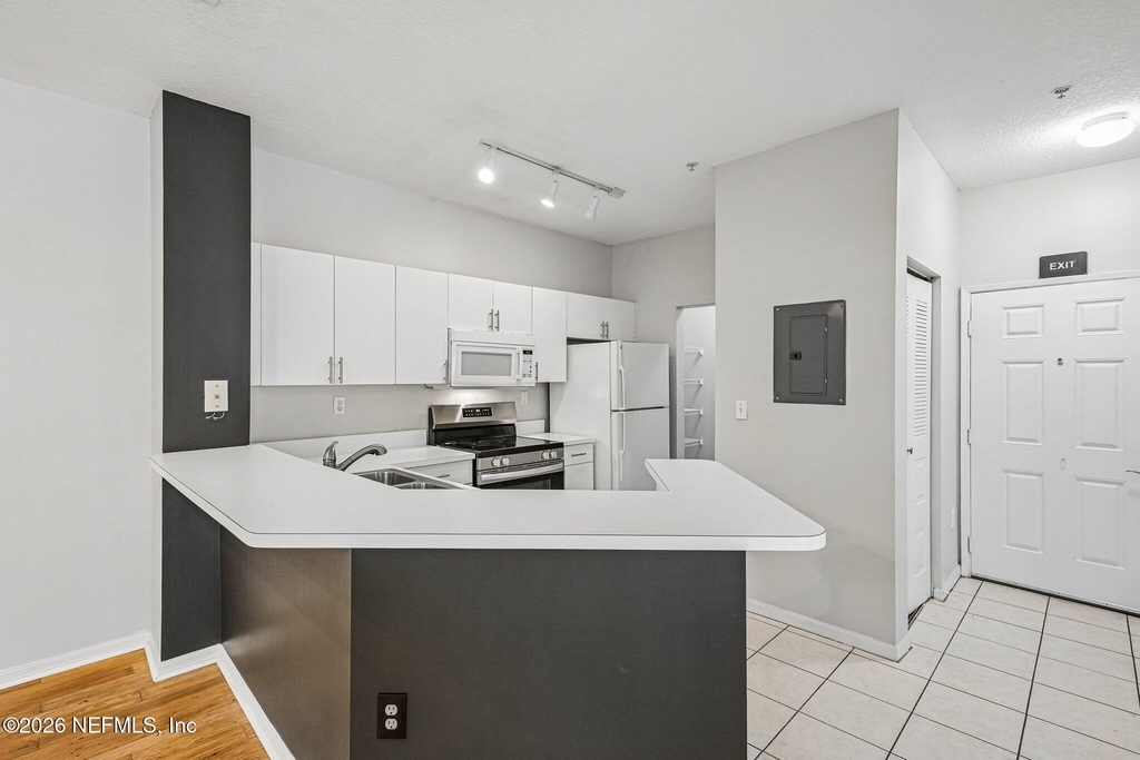 510 Florida Club Boulevard - Photo 16