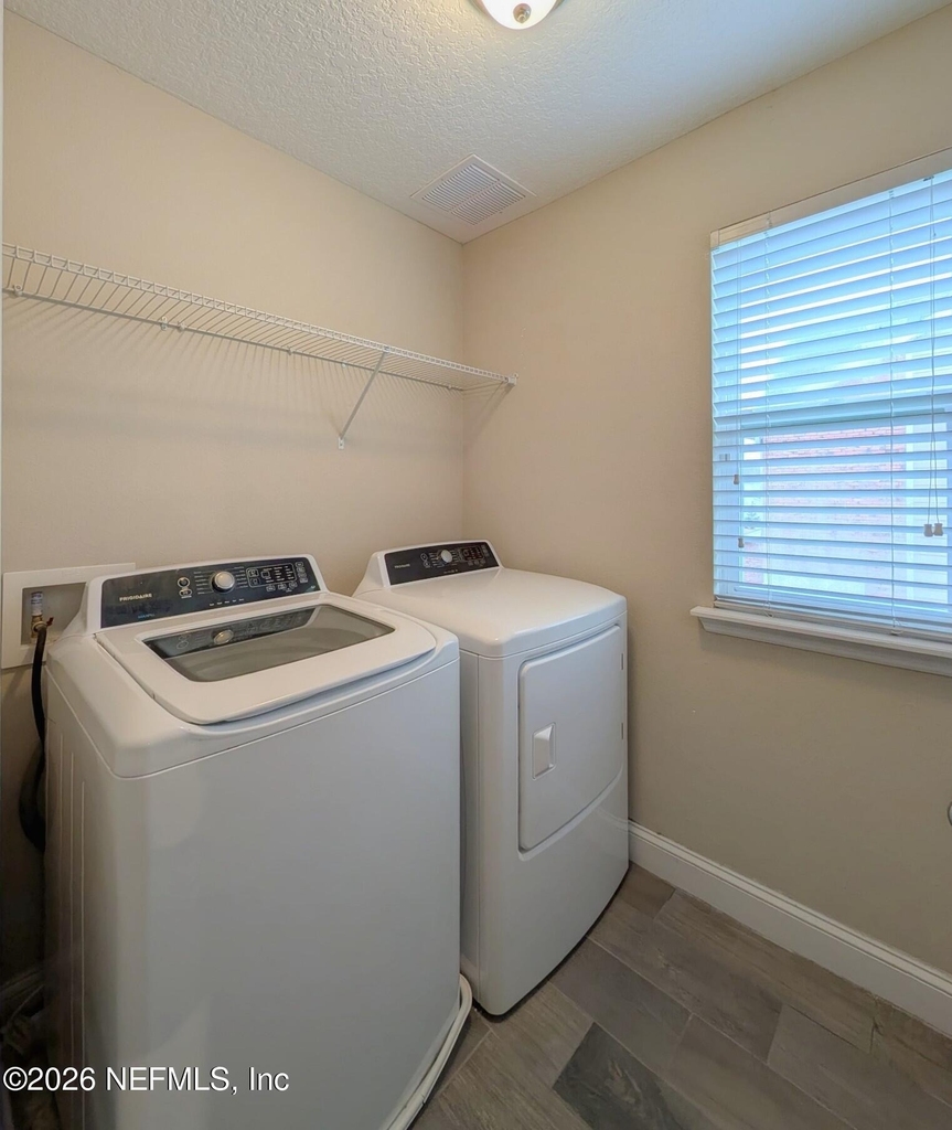 95 Silver Creek Place - Photo 11