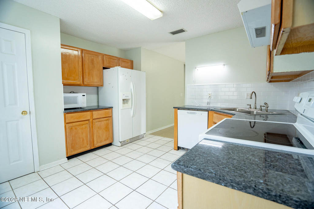 2441 University Boulevard S - Photo 23