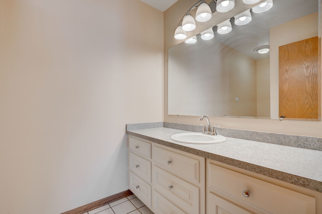 2524 Grove Street - Photo 18