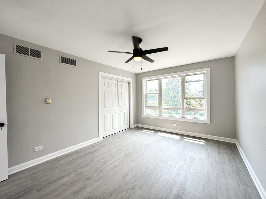 5355 N California Avenue - Photo 6