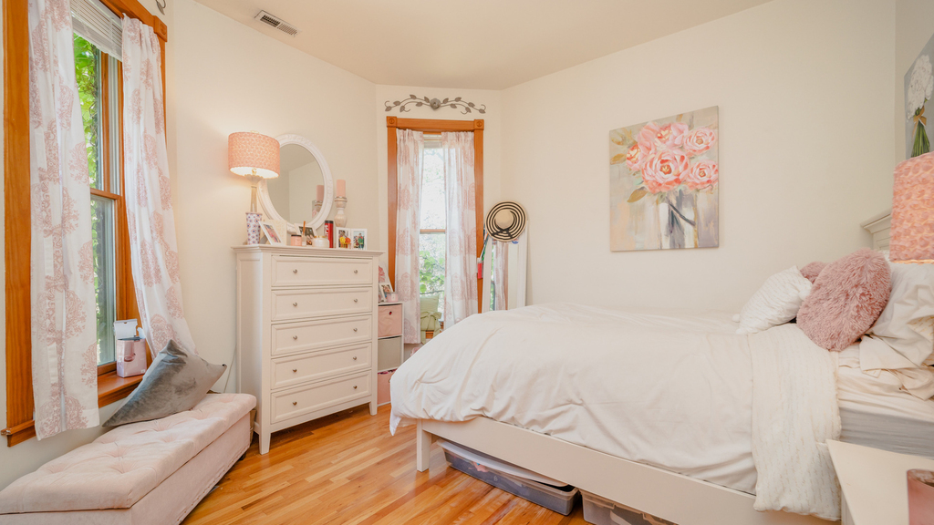 622 W Briar Place - Photo 7