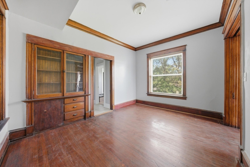 7056 S Parnell Avenue - Photo 2