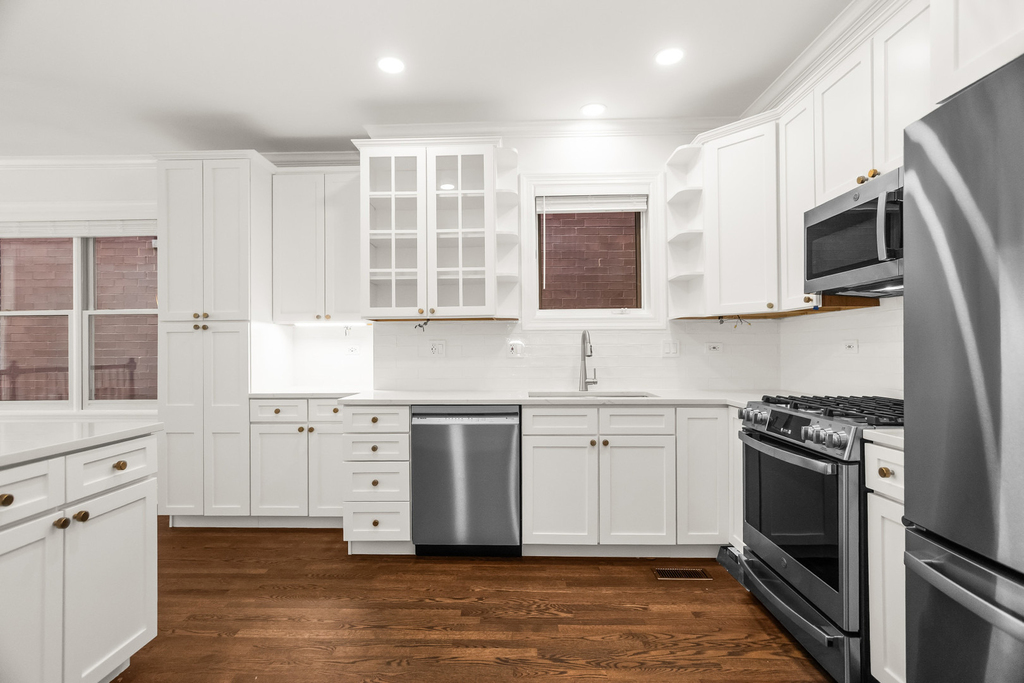 3928 N Greenview Avenue - Photo 5