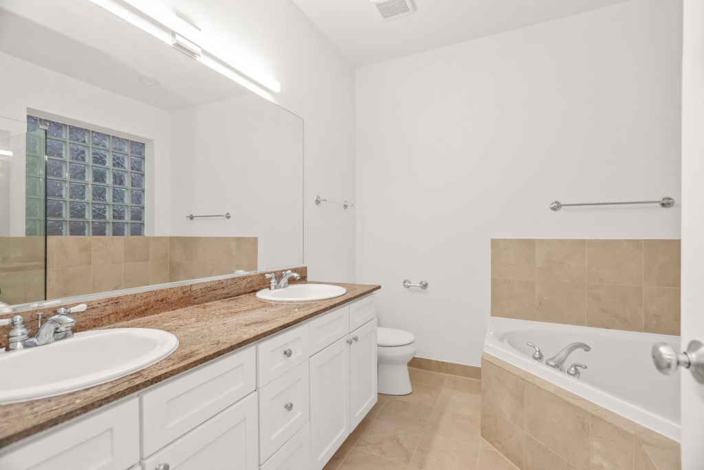 3928 N Greenview Avenue - Photo 15