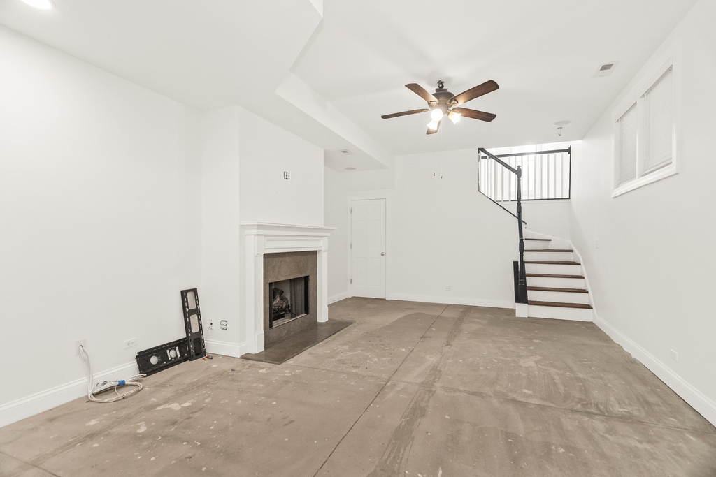 3928 N Greenview Avenue - Photo 18