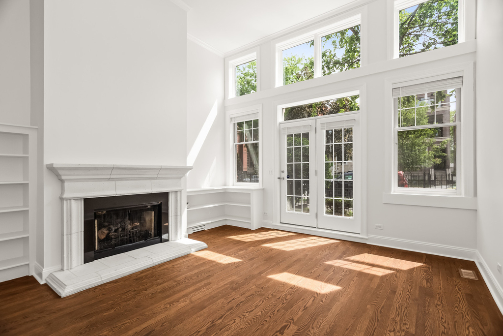 3928 N Greenview Avenue - Photo 2