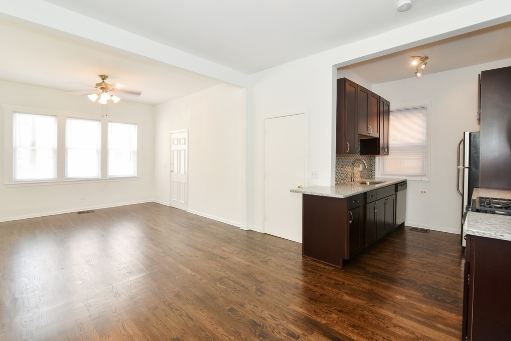 725 N Throop Street - Photo 1