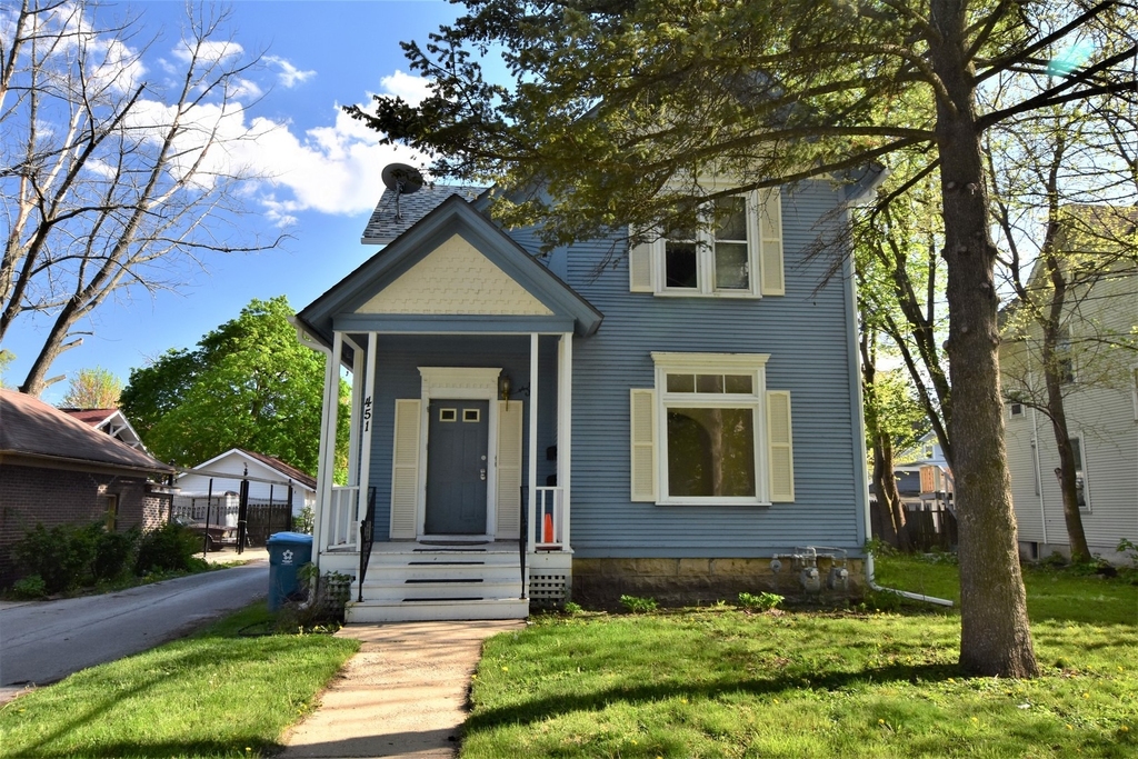 451 Marion Avenue - Photo 0