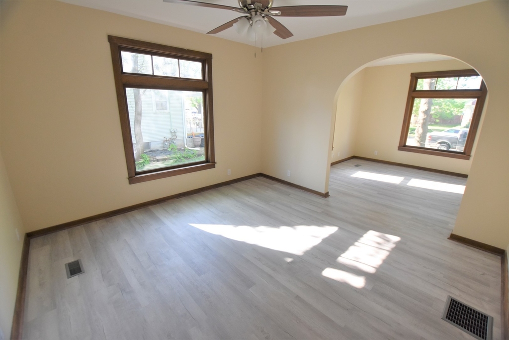 451 Marion Avenue - Photo 6