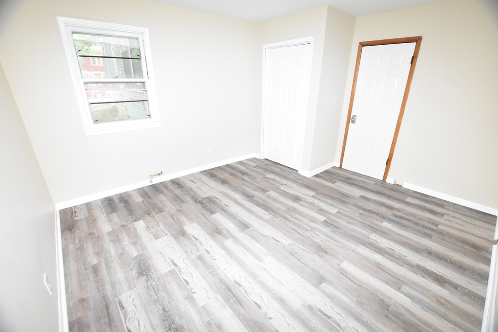 451 Marion Avenue - Photo 12