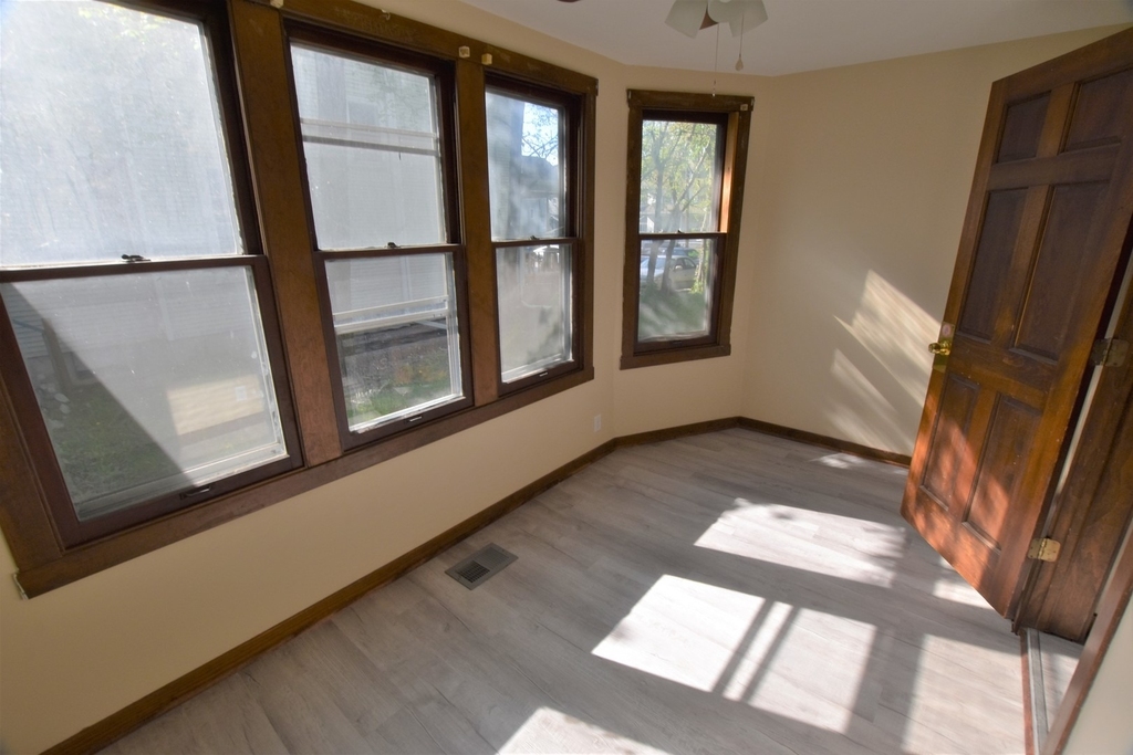 451 Marion Avenue - Photo 9