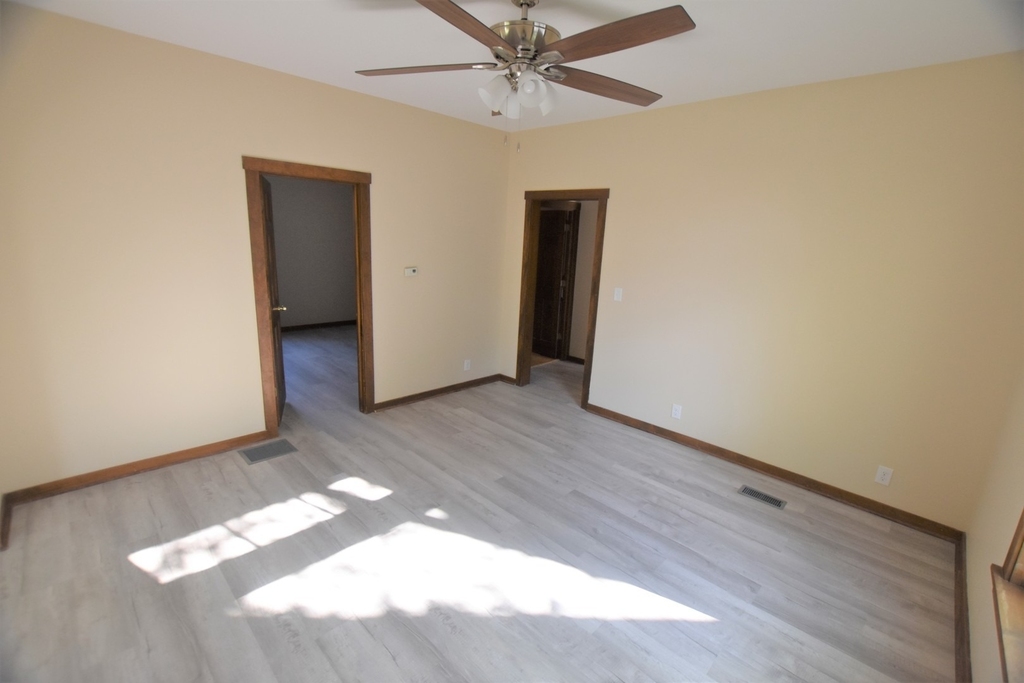 451 Marion Avenue - Photo 5