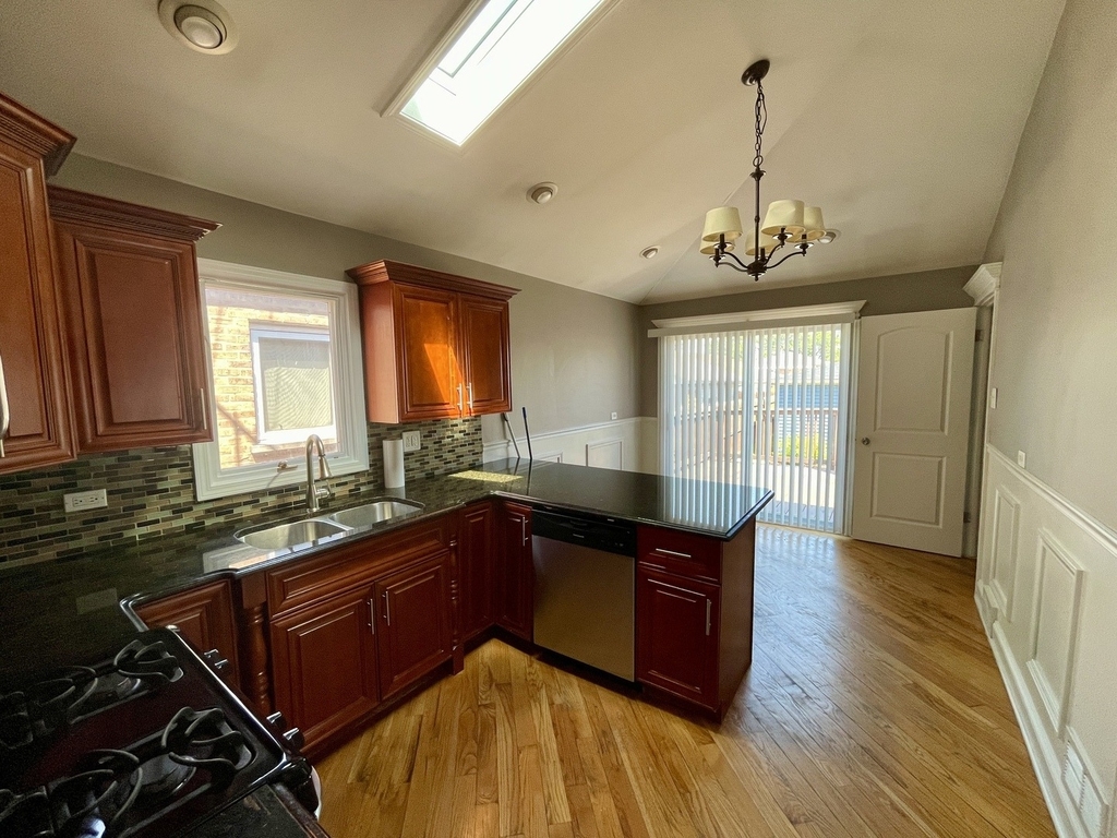 6840 W 64th Street - Photo 7