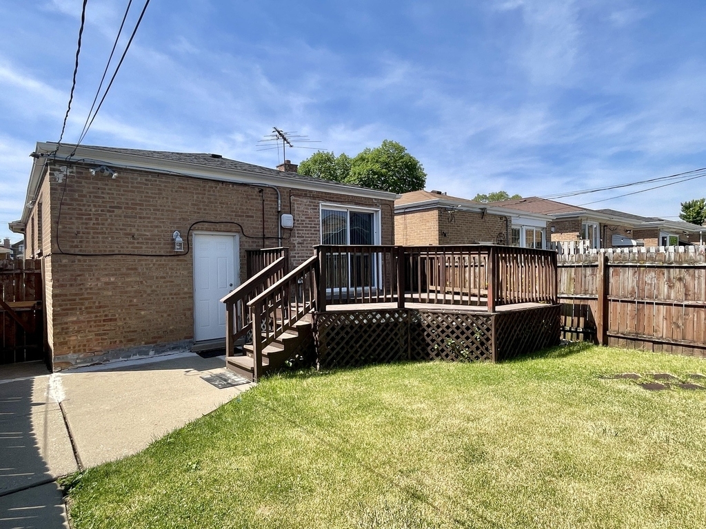 6840 W 64th Street - Photo 19