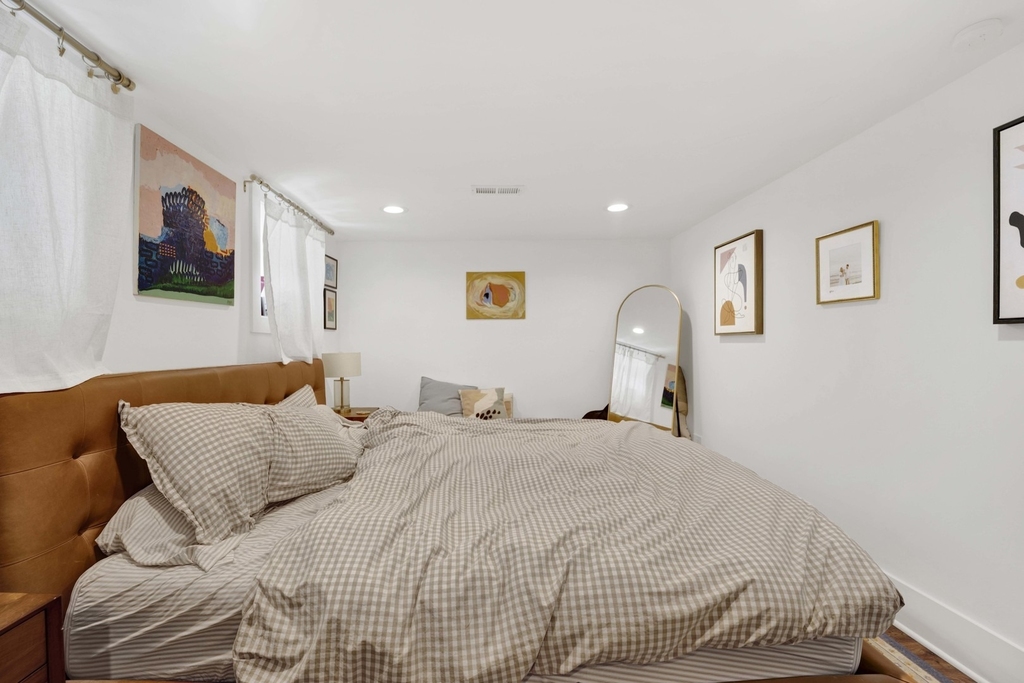 1140 N Winchester Avenue - Photo 10