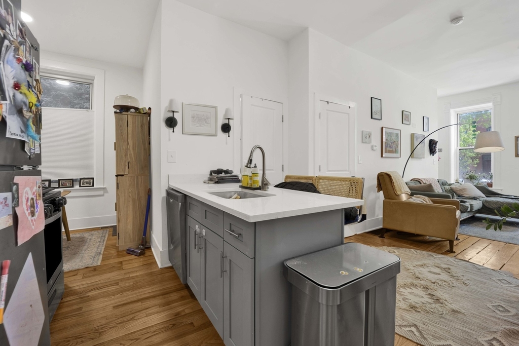 1140 N Winchester Avenue - Photo 6