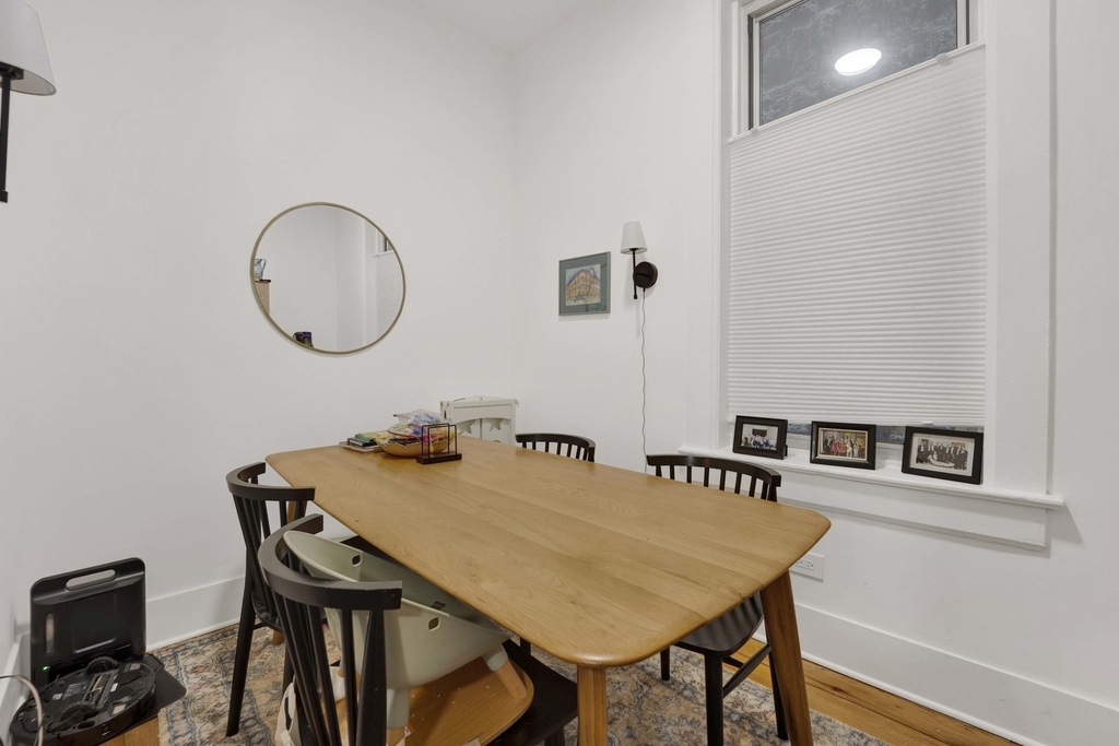 1140 N Winchester Avenue - Photo 5
