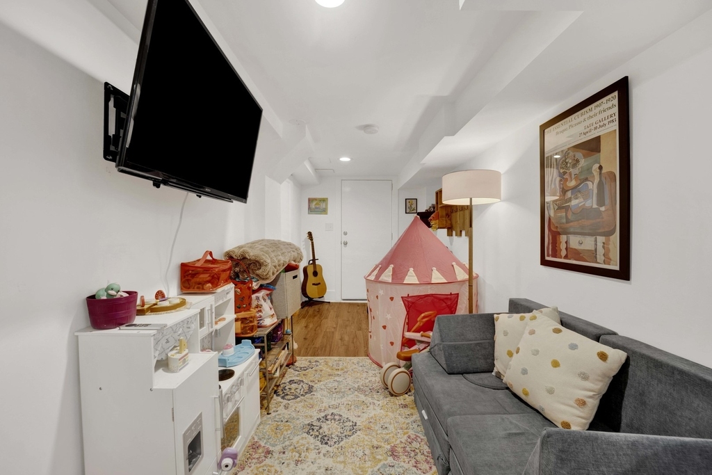 1140 N Winchester Avenue - Photo 14