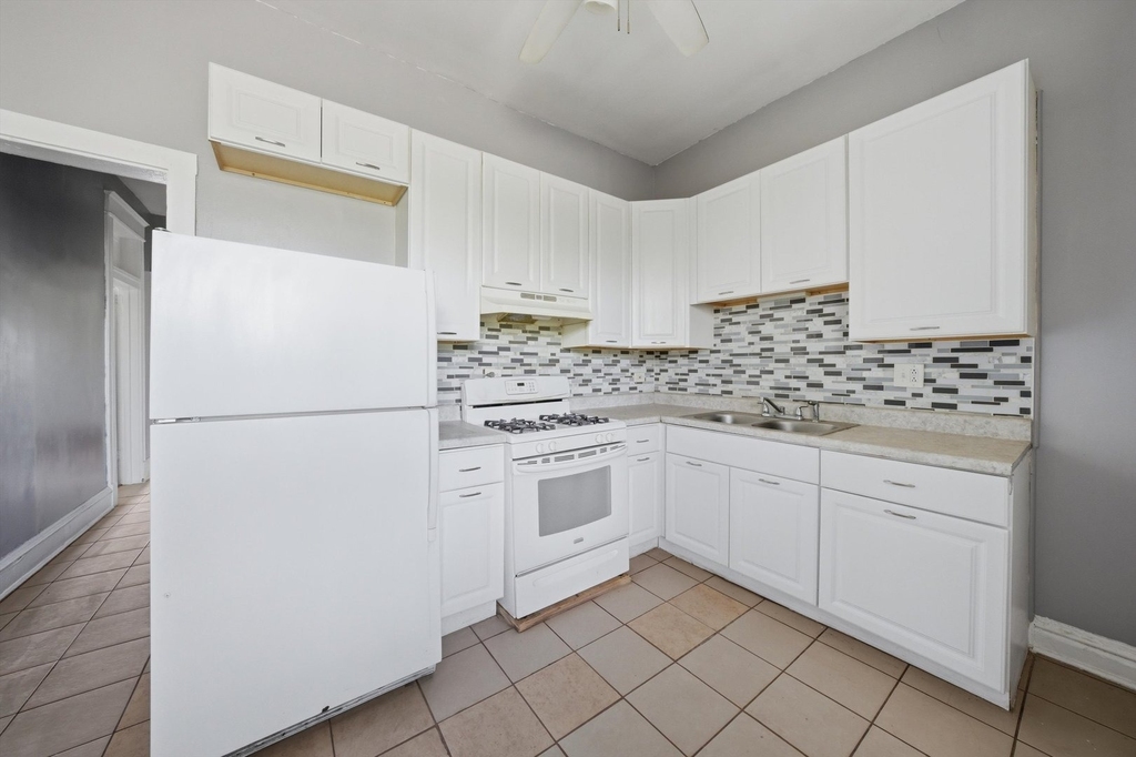 7056 S Parnell Avenue - Photo 8