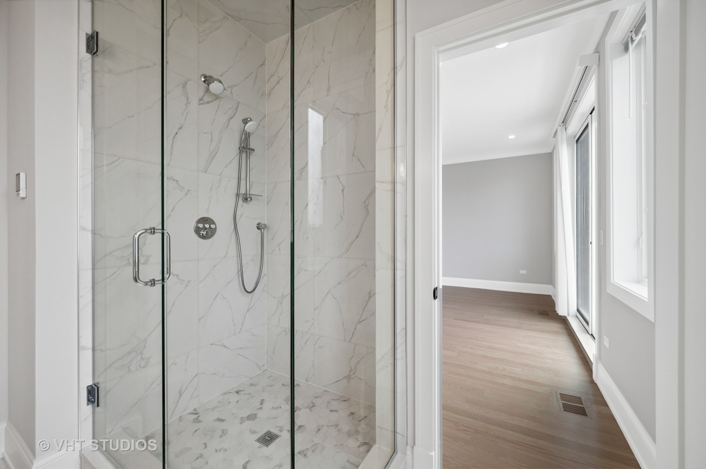 4819 N Ashland Avenue - Photo 10
